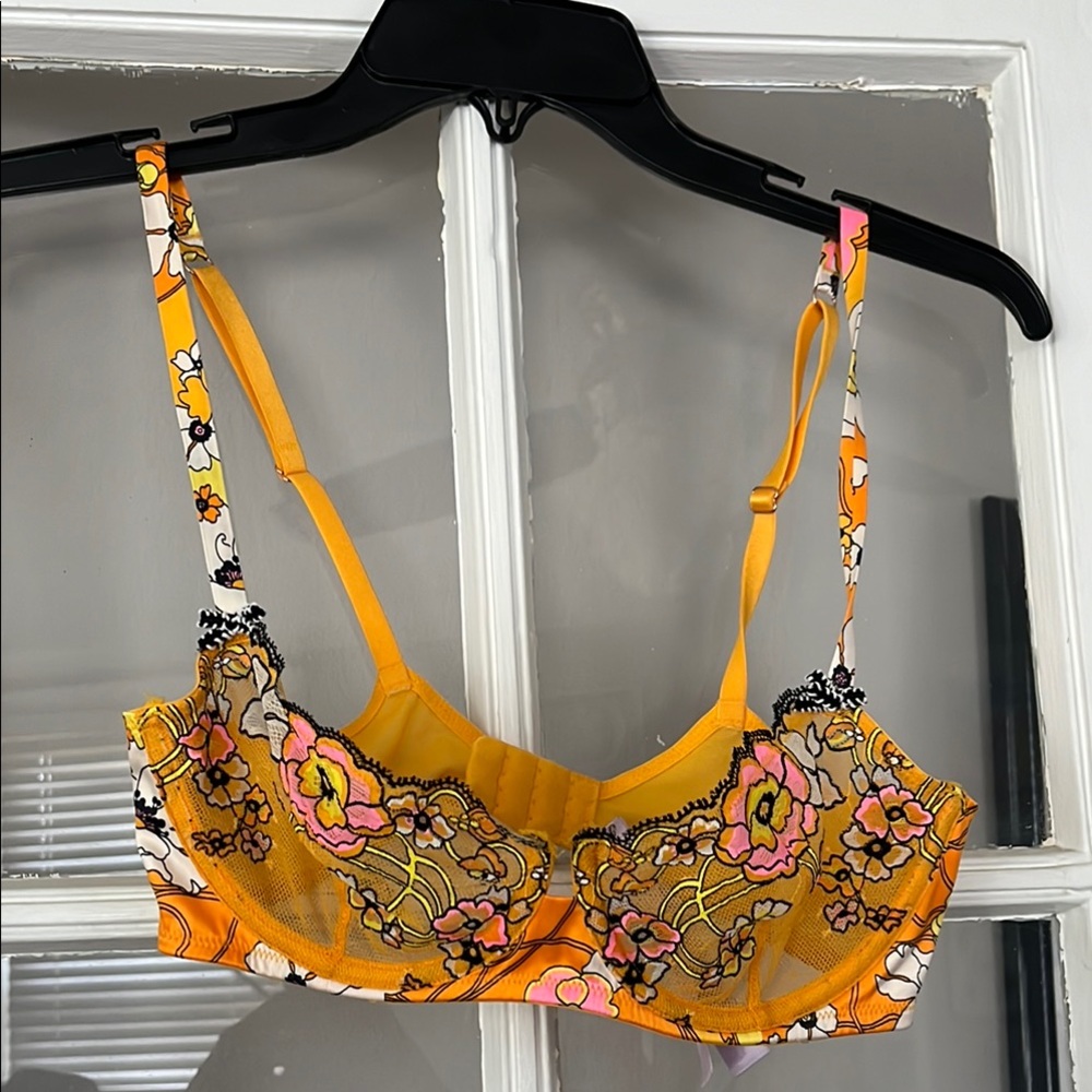 Floral Lace Yellow Bra